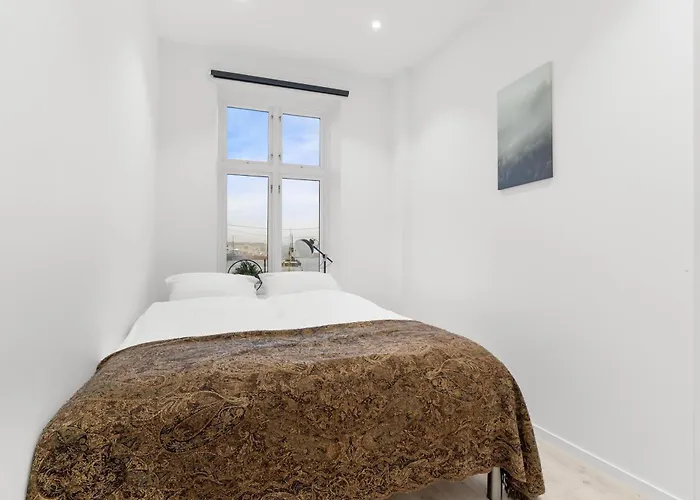 Apartment 4br 2bath - Penthouse Esque