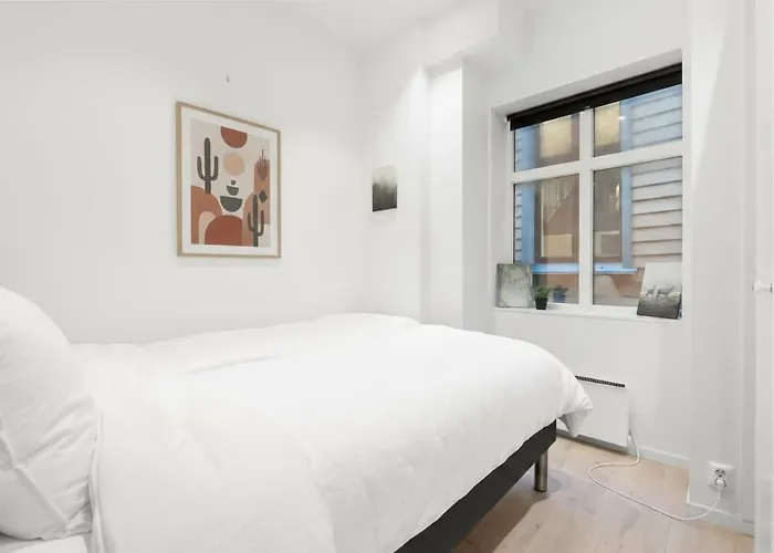 4br 2bath - Penthouse Esque Apartment