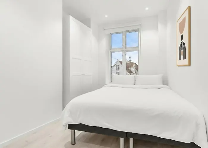 Apartment 4br 2bath - Penthouse Esque Bergen